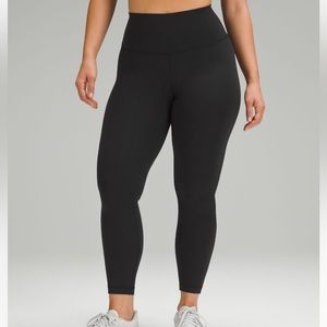 Black lululemon wunder train contour fit